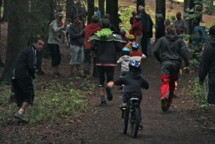 1. závod v Červeném Kostelci